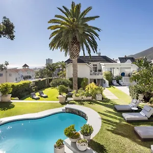 the-clarendon-villa-fresnaye.hotels-capetown.com/